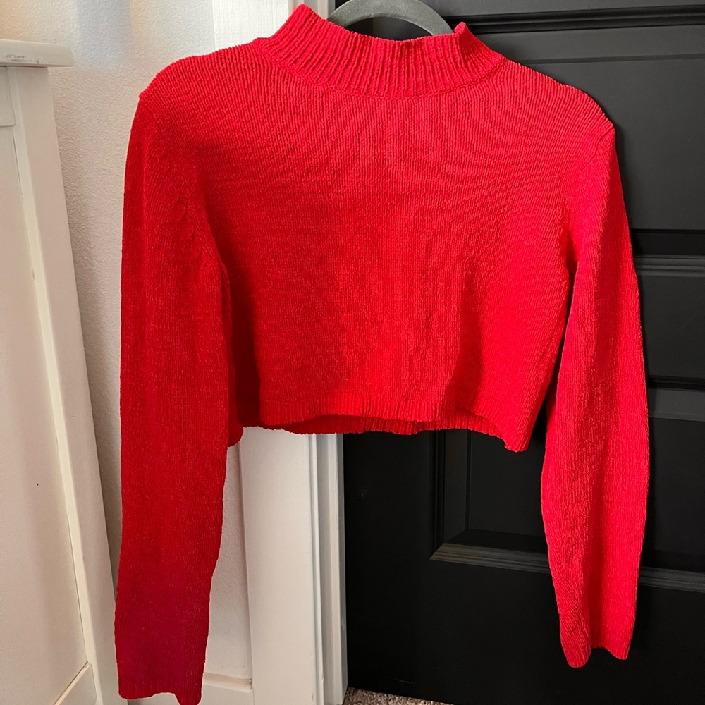super cute cropped red sweater!!